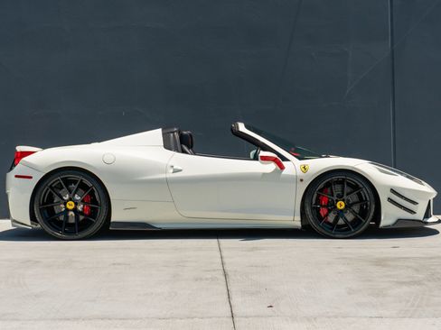 Used 2014 Ferrari 458 Spider RWD image 7