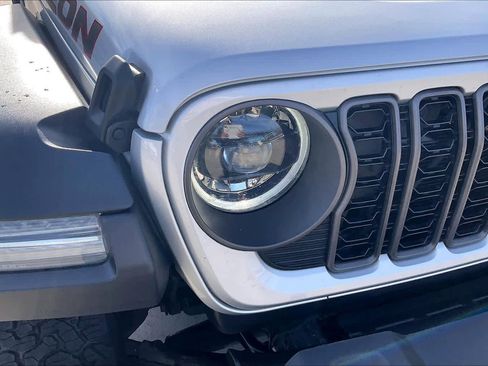 Used 2024 Jeep Wrangler Unlimited Rubicon w/ Technology Group image 25