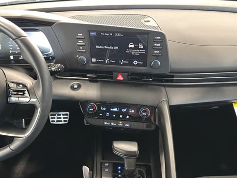 Certified 2025 Hyundai Elantra Sport FWD image 13