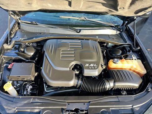 Used 2013 Chrysler 300 S w/ Luxury Group image 16