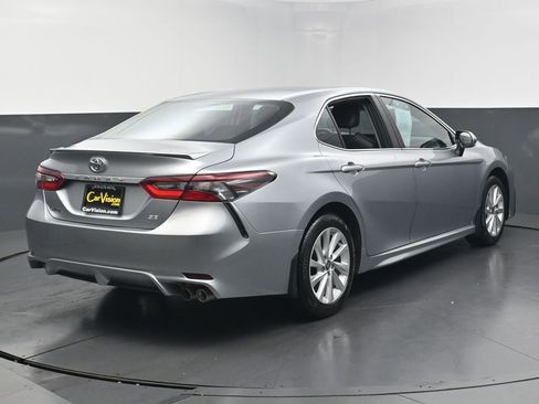 Used 2024 Toyota Camry SE FWD image 4