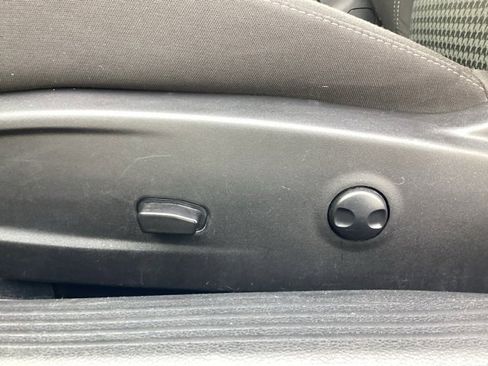 Used 2023 Dodge Challenger SXT image 22