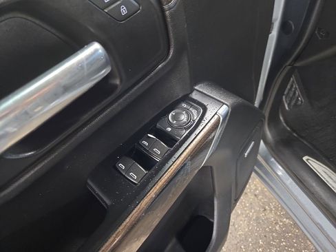 Used 2019 Chevrolet Silverado 1500 RST image 19