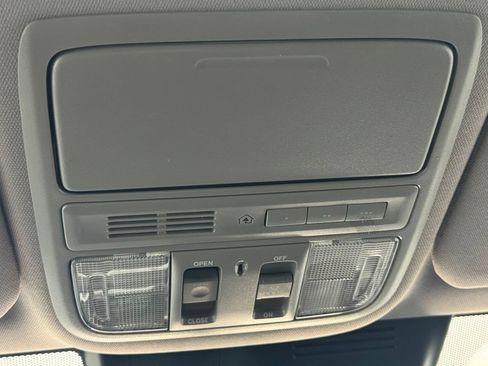 Used 2022 Honda CR-V Touring image 34