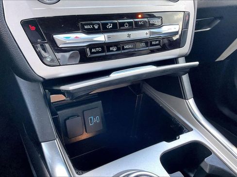 Used 2022 Ford Explorer XLT w/ Equipment Group 202A image 25