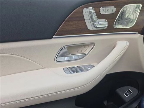 New 2026 Mercedes-Benz GLS 450 4MATIC image 15