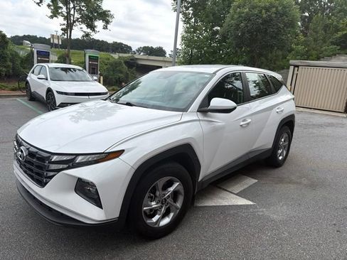 Used 2023 Hyundai Tucson SE FWD image 3