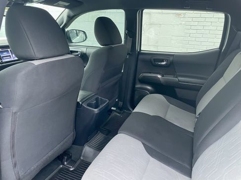 Used 2020 Toyota Tacoma TRD Off-Road image 28