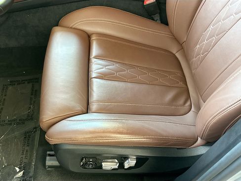 Certified 2024 BMW X7 M60i AWD/4WD image 19