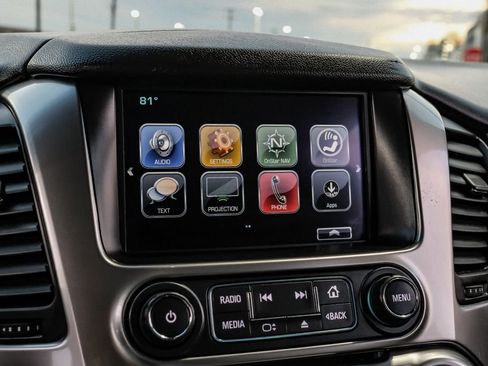 Used 2018 Chevrolet Suburban LT image 30