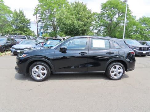 Used 2023 Honda HR-V LX image 3
