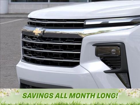 New 2026 Chevrolet Traverse LT w/ Sun and Wheel Package FWD image 13