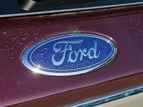 Used 2023 Ford Explorer Limited w/ Limited Technology Package image 5