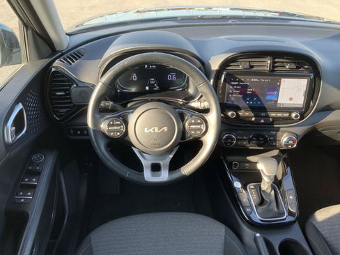 Used 2024 Kia Soul EX FWD image 25