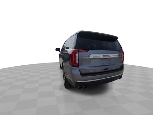 Used 2022 GMC Yukon XL Denali w/ Denali Premium Package RWD image 7