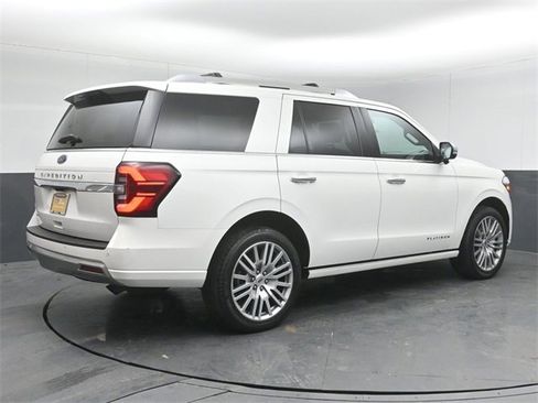 Certified 2022 Ford Expedition Platinum image 7