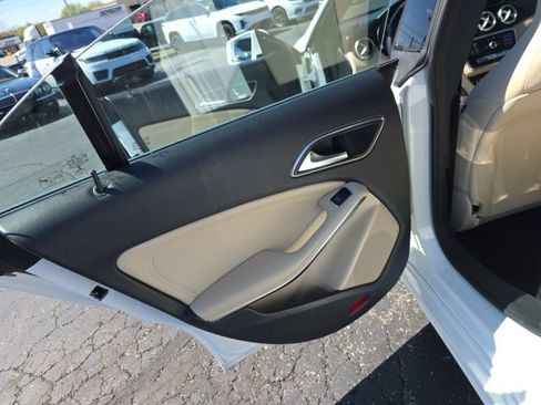 Used 2019 Mercedes-Benz CLA 250 4MATIC image 34