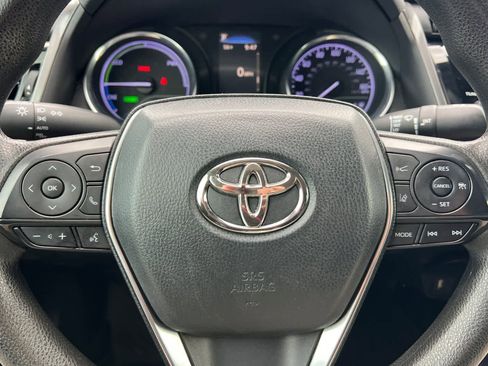 Used 2020 Toyota Camry LE image 24