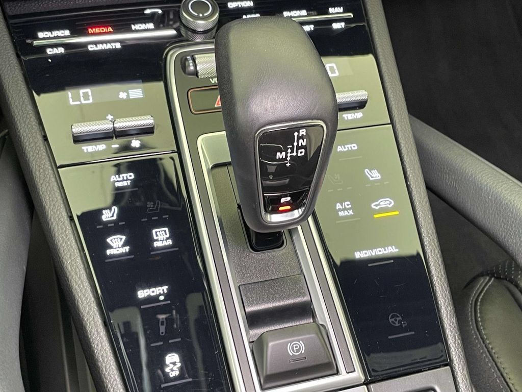 Certified 2023 Porsche Cayenne AWD/4WD image 33