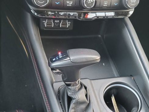 Used 2024 Dodge Durango GT image 18