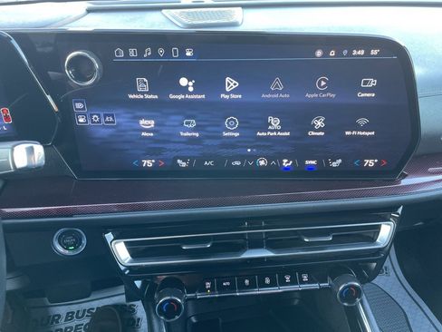 Used 2024 Chevrolet Traverse Z71 w/ Enhanced Driving Package image 10