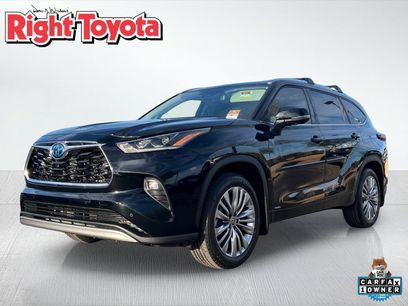 Used 2024 Toyota Highlander Platinum