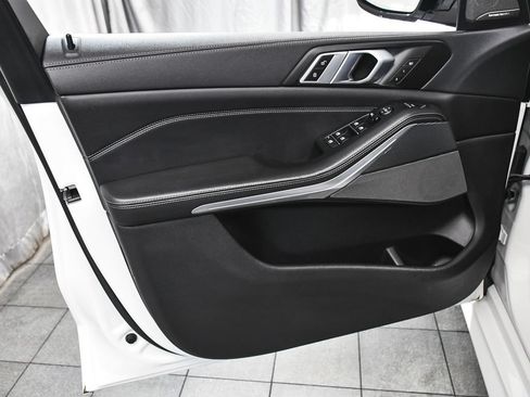 Used 2020 BMW X5 xDrive40i w/ M Sport Package AWD/4WD image 9