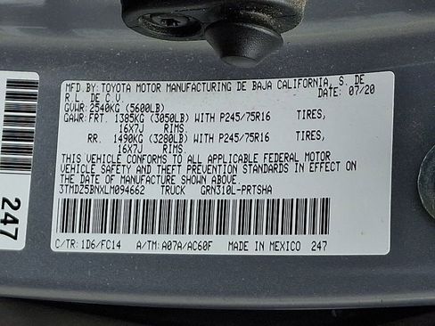 Used 2020 Toyota Tacoma SR5 AWD/4WD image 28