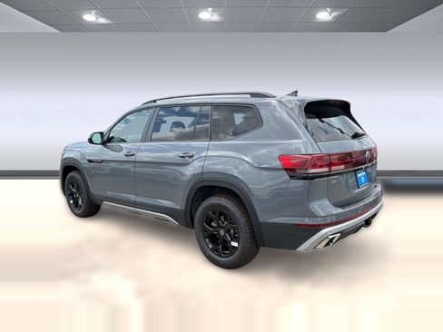 New 2026 Volkswagen Atlas Peak Edition AWD/4WD image 3