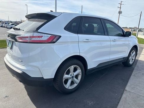 Used 2020 Ford Edge SE image 3