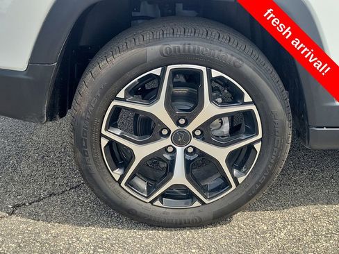 Used 2025 Jeep Compass Limited image 5