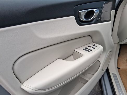 New 2026 Volvo XC60 T8 Ultra w/ Protection Package Premier AWD/4WD image 9