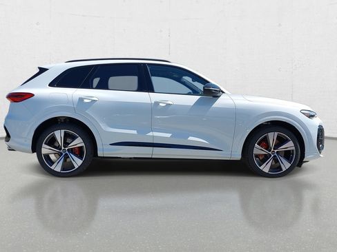 New 2026 Audi SQ5 Premium Plus AWD/4WD image 4