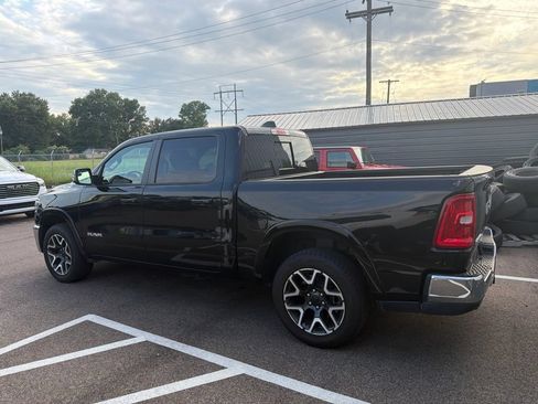 Used 2025 RAM 1500 Laramie AWD/4WD image 3
