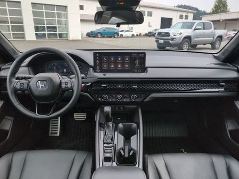 Used 2025 Honda Accord Sport image 12