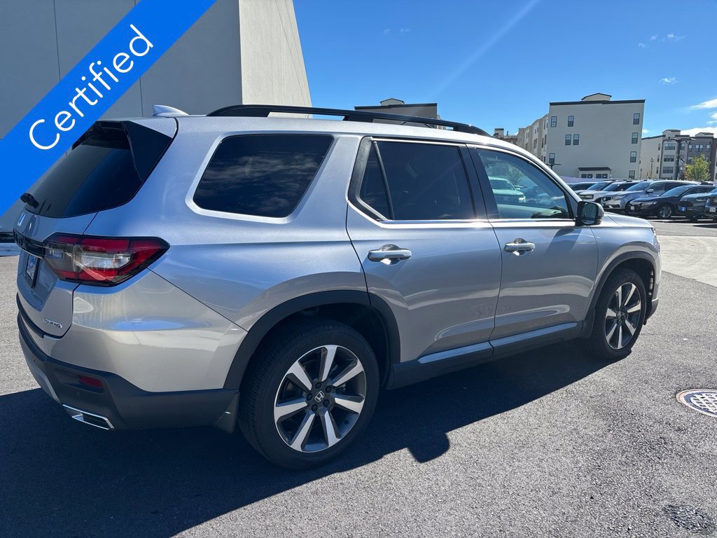 Used 2025 Honda Pilot Touring image 5
