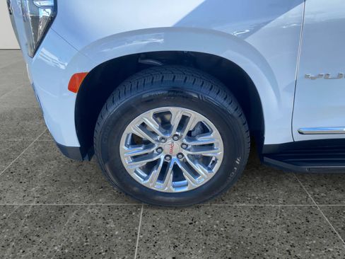 Used 2024 GMC Yukon SLT image 14