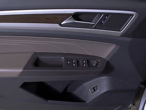 Used 2022 Volkswagen Atlas SE FWD image 19