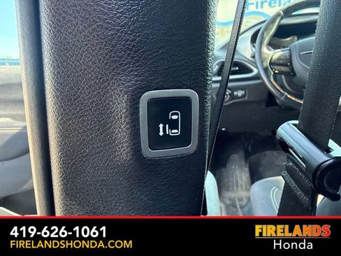 Used 2019 Chrysler Pacifica Touring Plus w/ S Appearance Package FWD image 24
