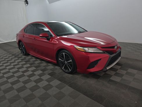 Used 2019 Toyota Camry XSE FWD image 3