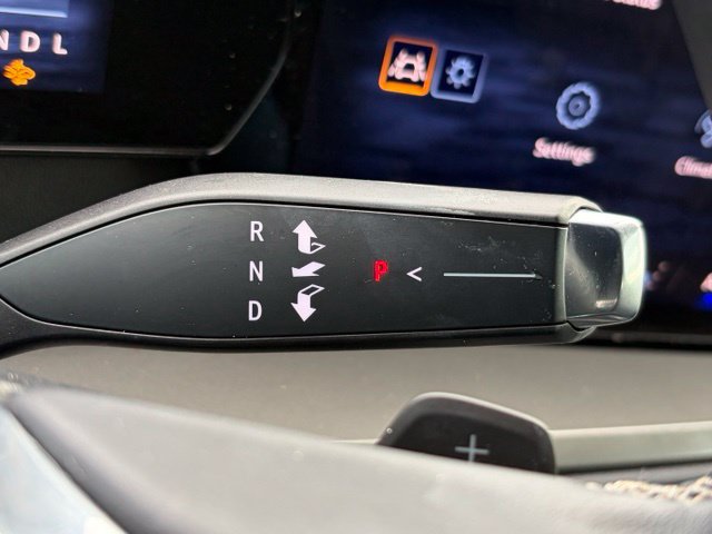 Used 2024 Chevrolet Traverse LS FWD image 24