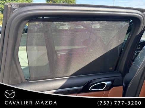 Used 2018 Porsche Cayenne Turbo AWD/4WD image 44