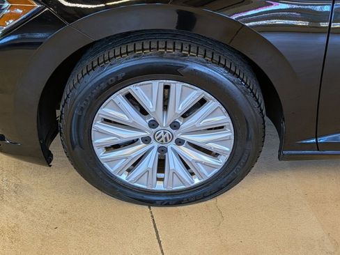 Used 2019 Volkswagen Jetta FWD image 26