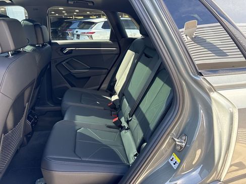 Used 2025 Audi Q3 2.0T Premium w/ Convenience Package image 14