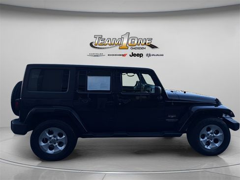 Used 2015 Jeep Wrangler Unlimited Sahara w/ Dual Top Group image 9