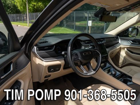 Used 2022 Jeep Grand Cherokee Limited w/ Luxury Tech Group II AWD/4WD image 10