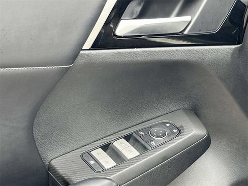 Used 2022 Mitsubishi Outlander SE image 12