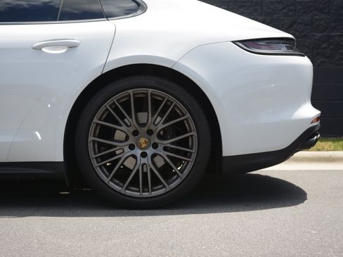 Certified 2023 Porsche Panamera Platinum Edition RWD image 39