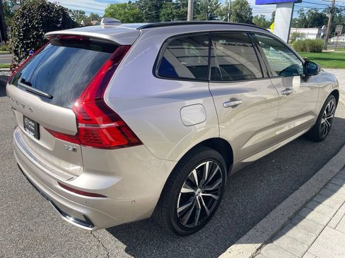 Used 2024 Volvo XC60 B5 Plus AWD/4WD image 5