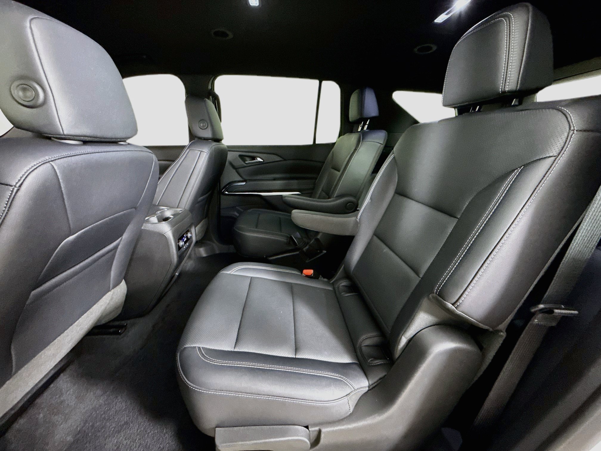 Used 2025 Chevrolet Traverse LT FWD image 26